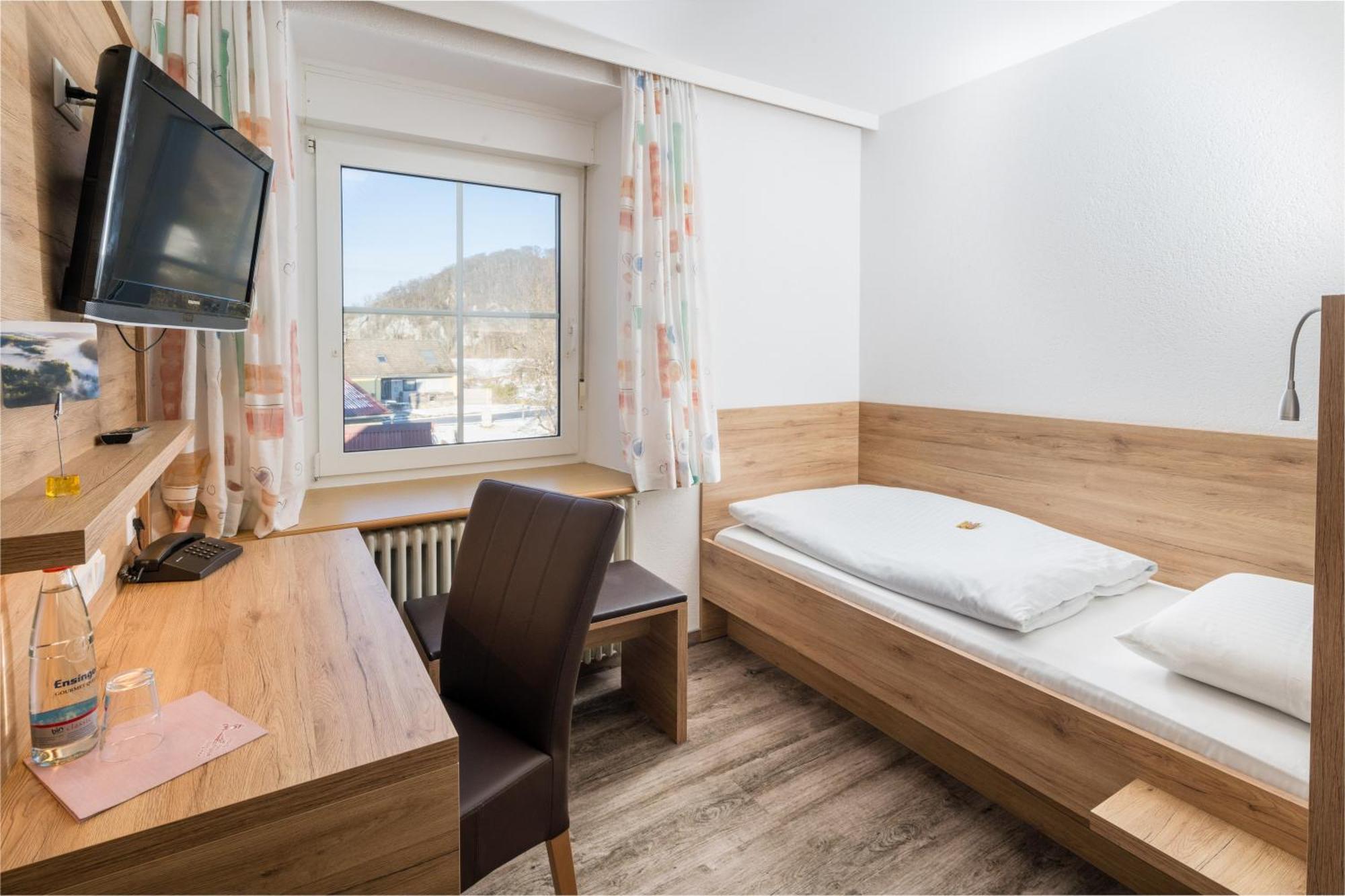 Flair Hotel Gasthof Zum Hirsch Hayingen Exterior photo
